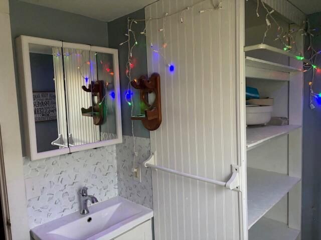 4715 Brooklyn Road, Jackson, MI 49201