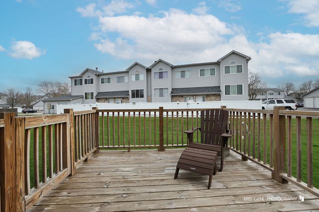 402 S Frontenac Street, Aurora, IL 60504