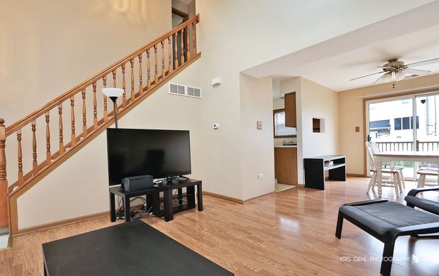 402 S Frontenac Street, Aurora, IL 60504