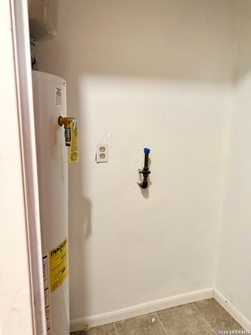 231 Orchard, San Antonio, TX 78220