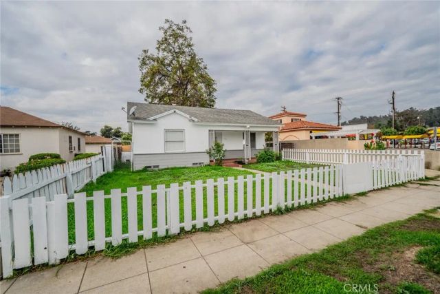 1163 N White Avenue, Pomona, CA 91768