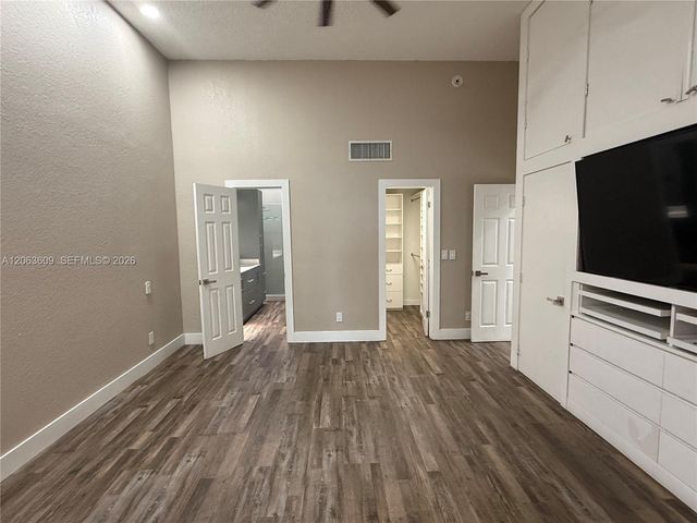 2645 S Parkview Dr 2645, Hallandale Beach, FL 33009