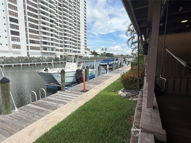 2645 S Parkview Dr 2645, Hallandale Beach, FL 33009