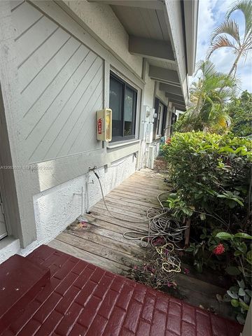 2645 S Parkview Dr 2645, Hallandale Beach, FL 33009