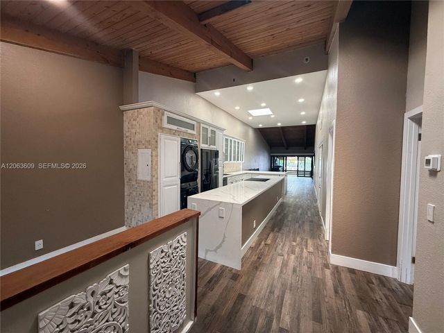 2645 S Parkview Dr 2645, Hallandale Beach, FL 33009