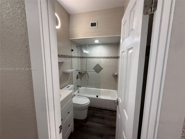 2645 S Parkview Dr 2645, Hallandale Beach, FL 33009