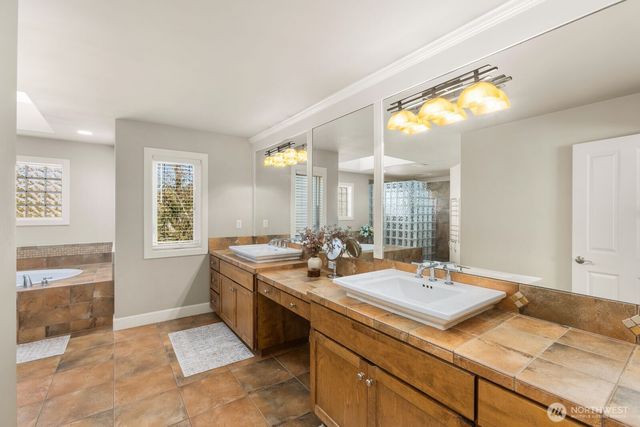 27520 SE 31st Place, Sammamish, WA 98075