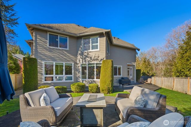 27520 SE 31st Place, Sammamish, WA 98075