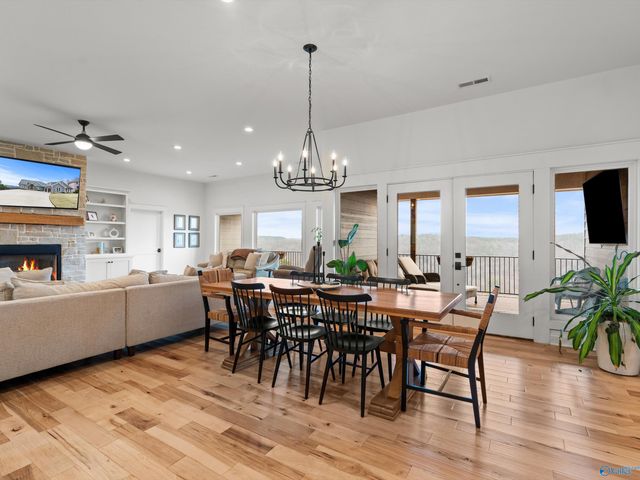 498 Ridgefield Circle, Guntersville, AL 35976