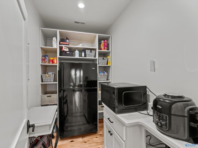 498 Ridgefield Circle, Guntersville, AL 35976