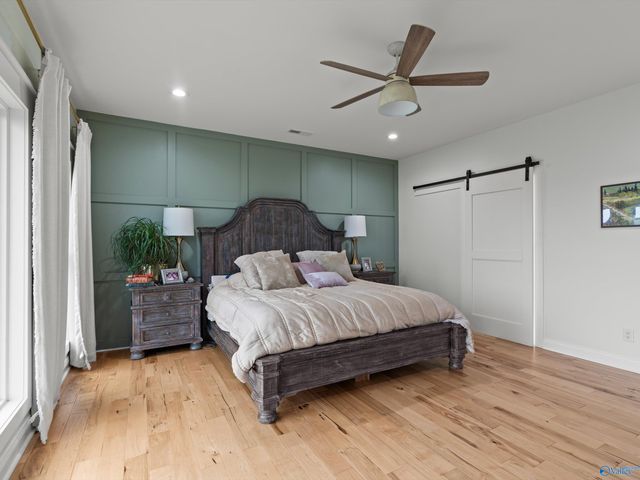 498 Ridgefield Circle, Guntersville, AL 35976