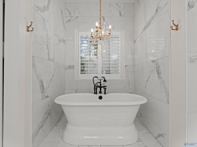 498 Ridgefield Circle, Guntersville, AL 35976