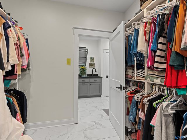 498 Ridgefield Circle, Guntersville, AL 35976