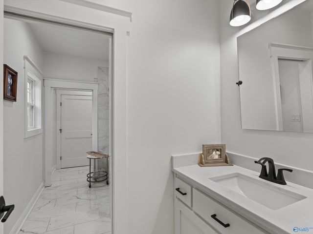 498 Ridgefield Circle, Guntersville, AL 35976