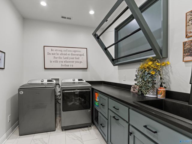 498 Ridgefield Circle, Guntersville, AL 35976