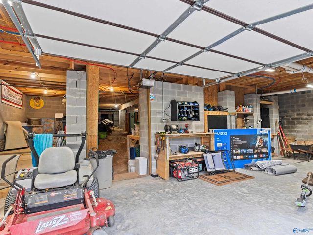 498 Ridgefield Circle, Guntersville, AL 35976