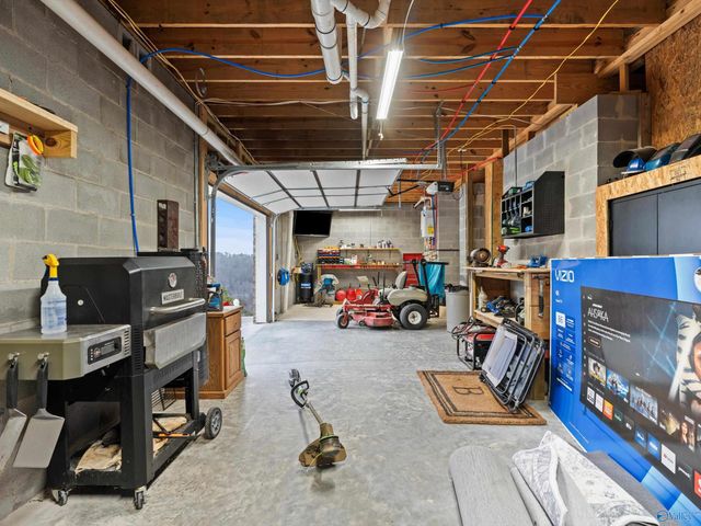 498 Ridgefield Circle, Guntersville, AL 35976