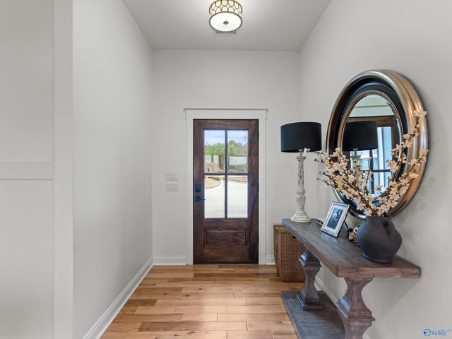 498 Ridgefield Circle, Guntersville, AL 35976