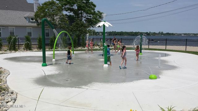 35 E Bayview Avenue, Ocean Gate, NJ 08740