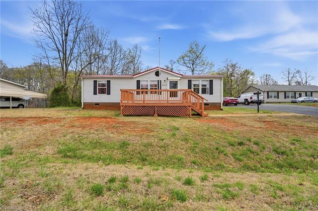 2862 Eagle Point Drive, Trinity, NC 27370