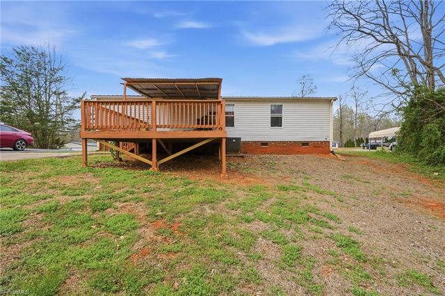 2862 Eagle Point Drive, Trinity, NC 27370