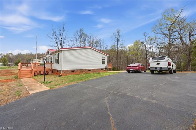 2862 Eagle Point Drive, Trinity, NC 27370