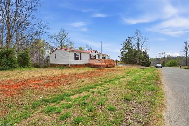 2862 Eagle Point Drive, Trinity, NC 27370
