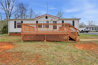 2862 Eagle Point Drive, Trinity, NC 27370
