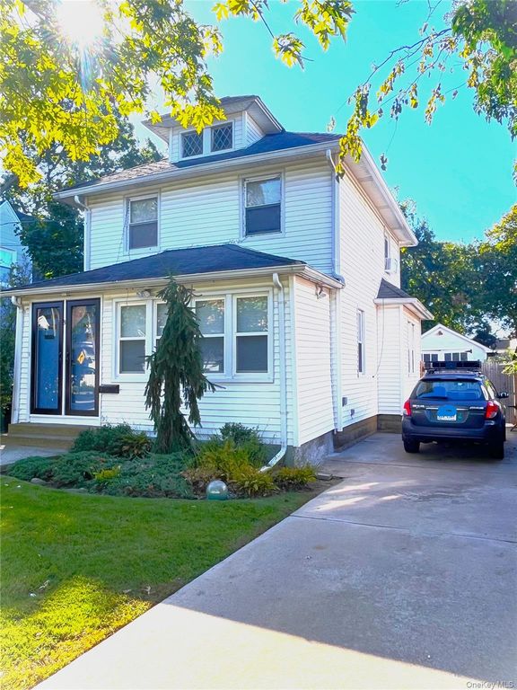 8 Saint Nicholas Street, Lynbrook, NY 11563 — exterior