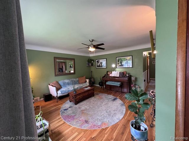 4973 Williams Street, Dearborn Heights, MI 48125