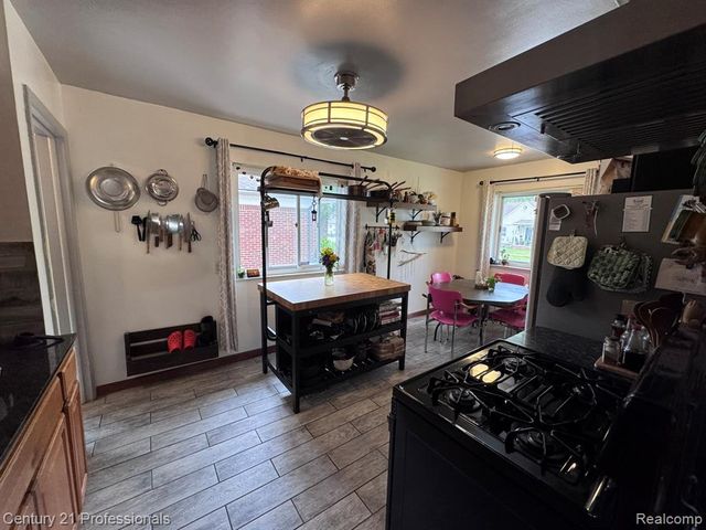 4973 Williams Street, Dearborn Heights, MI 48125