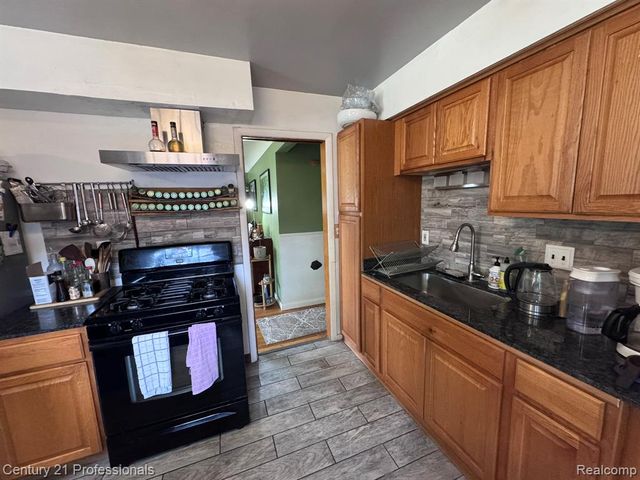 4973 Williams Street, Dearborn Heights, MI 48125
