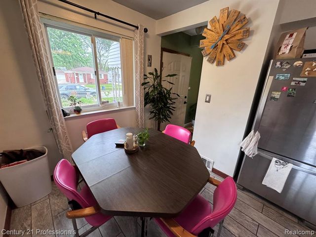 4973 Williams Street, Dearborn Heights, MI 48125