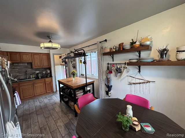 4973 Williams Street, Dearborn Heights, MI 48125