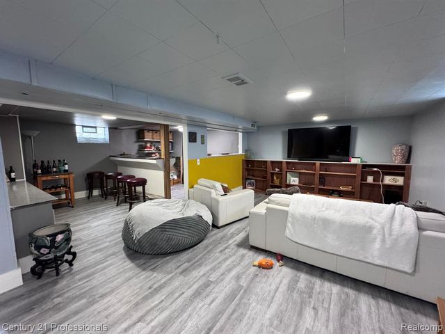4973 Williams Street, Dearborn Heights, MI 48125