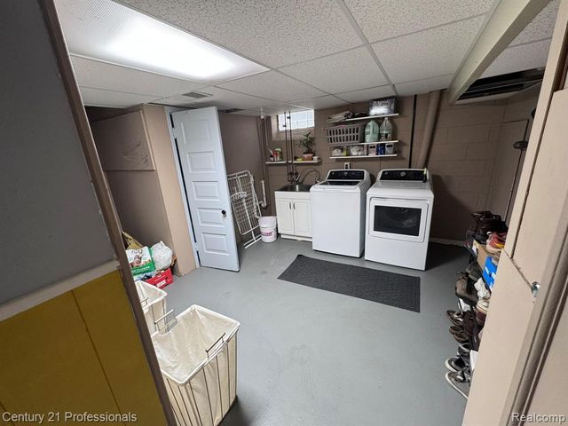 4973 Williams Street, Dearborn Heights, MI 48125