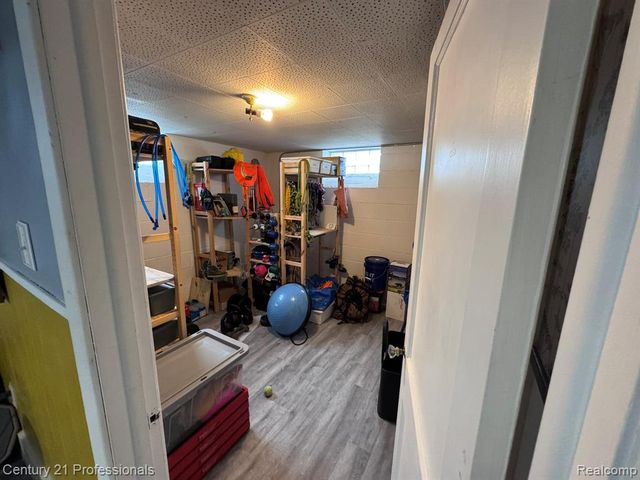 4973 Williams Street, Dearborn Heights, MI 48125