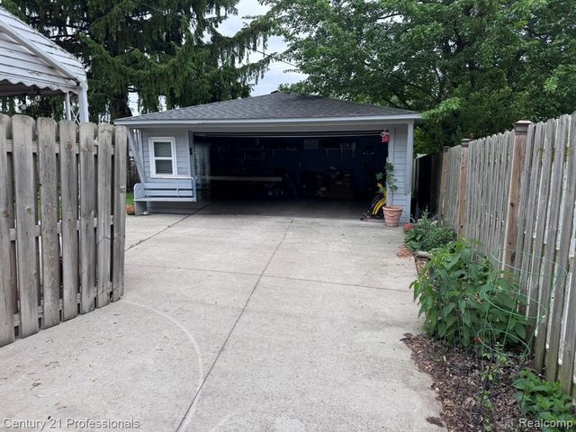 4973 Williams Street, Dearborn Heights, MI 48125