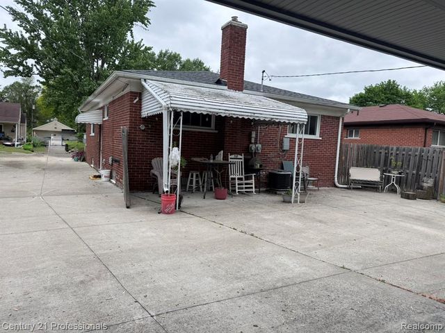 4973 Williams Street, Dearborn Heights, MI 48125