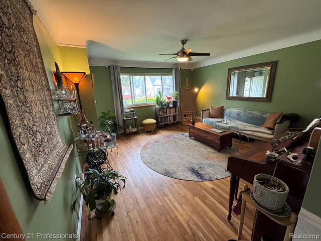 4973 Williams Street, Dearborn Heights, MI 48125
