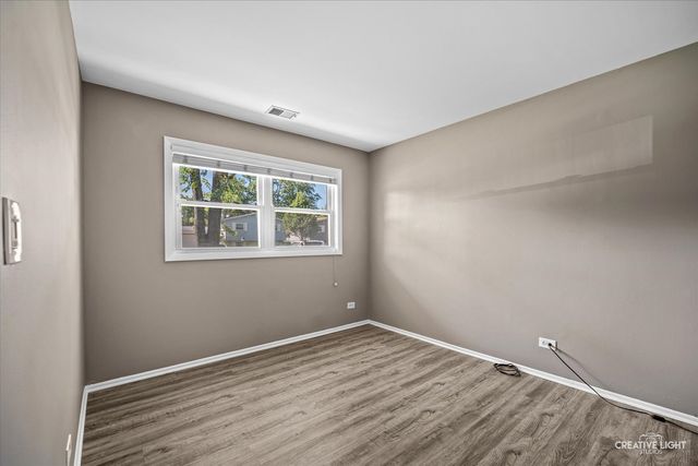 1194 Windsor Lane, Hanover Park, IL 60133
