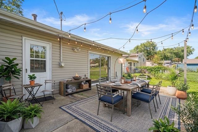 1194 Windsor Lane, Hanover Park, IL 60133