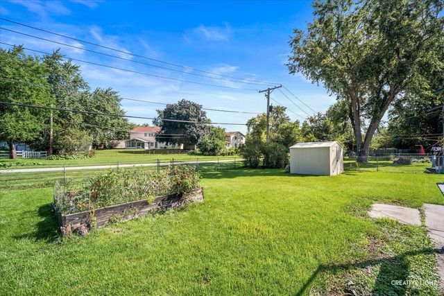 1194 Windsor Lane, Hanover Park, IL 60133