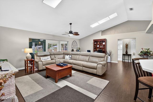 31 Old Sunbeam Drive, South Daytona, FL 32119