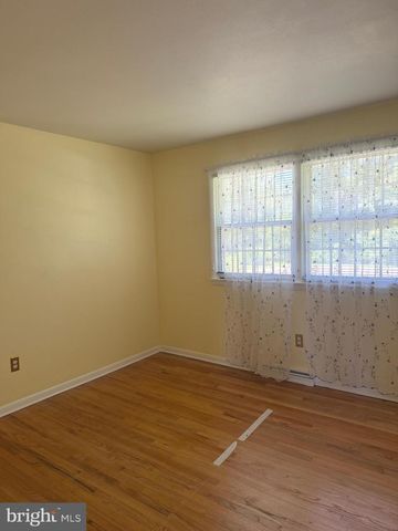 33 SHEFFIELD MANOR DR, Newark, DE 19711