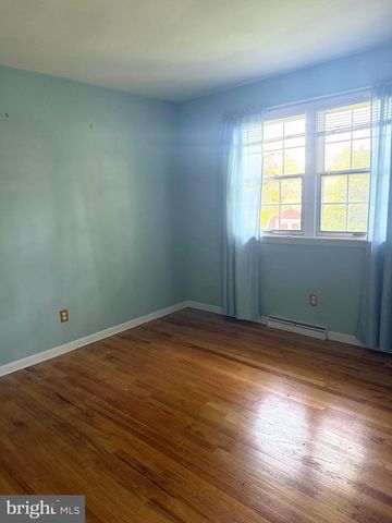 33 SHEFFIELD MANOR DR, Newark, DE 19711