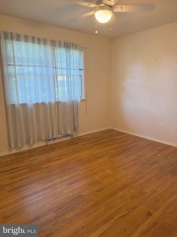 33 SHEFFIELD MANOR DR, Newark, DE 19711