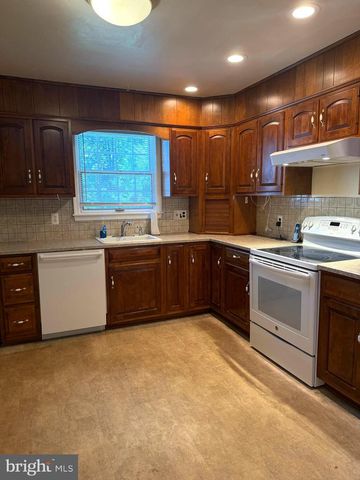 33 SHEFFIELD MANOR DR, Newark, DE 19711