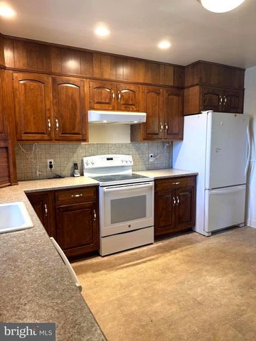 33 SHEFFIELD MANOR DR, Newark, DE 19711