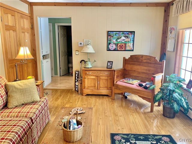 127 Clarion Drive, Whitestown, NY 13492